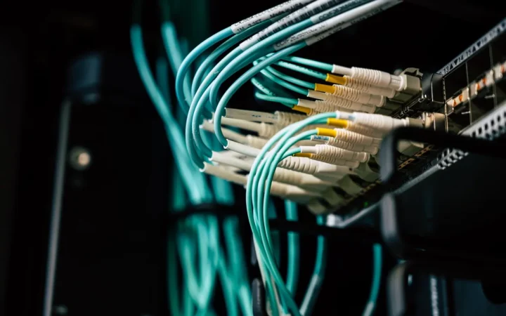 Manual vs Automatic Transfer Switch